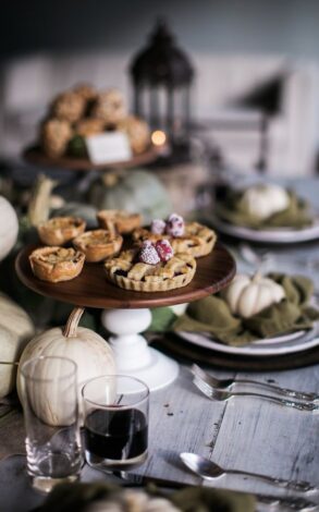 mini fruit pies at thanksgiving table setup