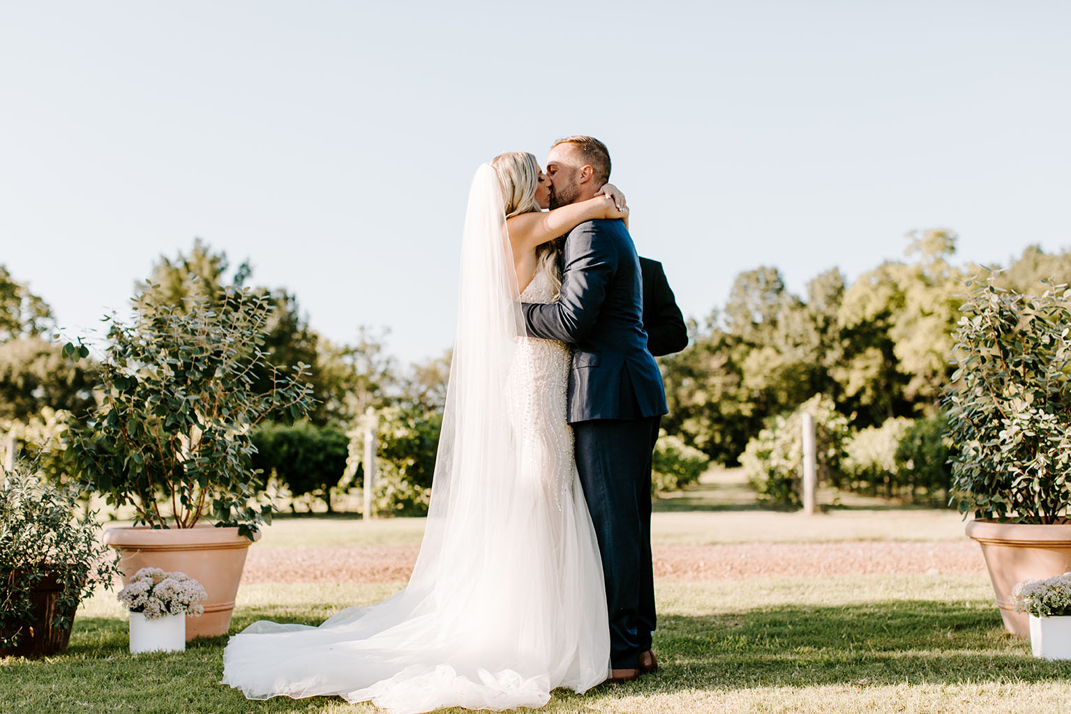 Jordan And Drew's First Kiss As Married Couple