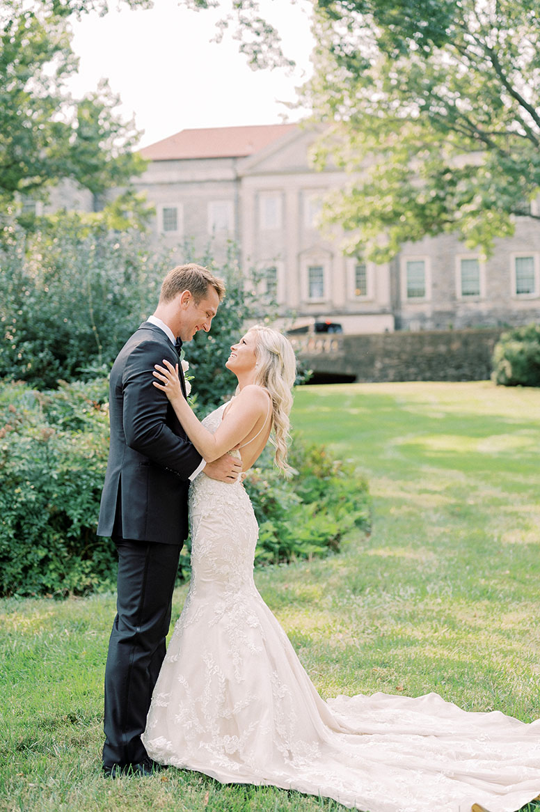 bride and groom portraits