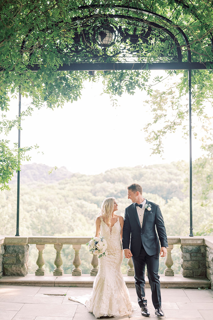 bride and groom portraits at cheekwood