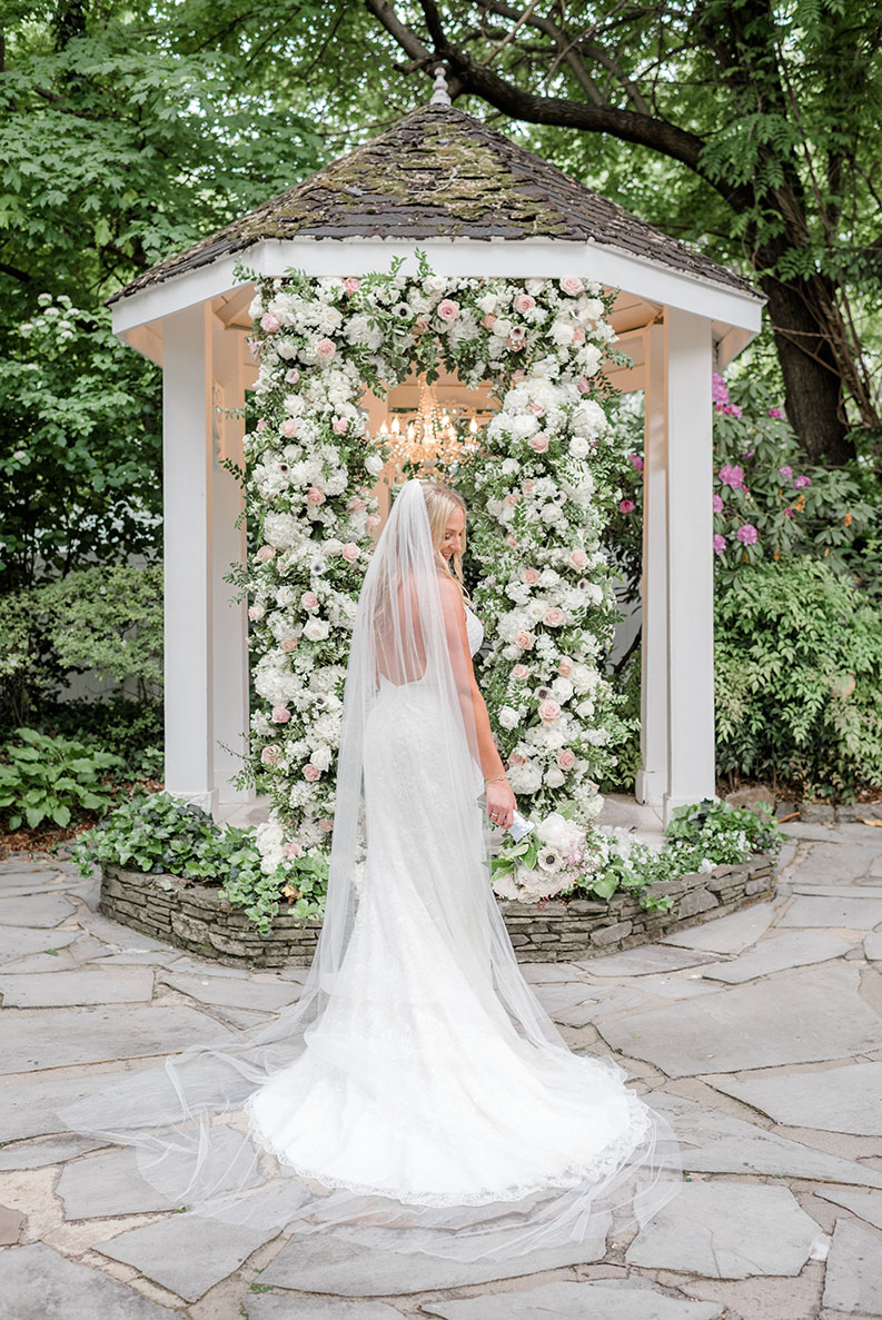 bride in veil